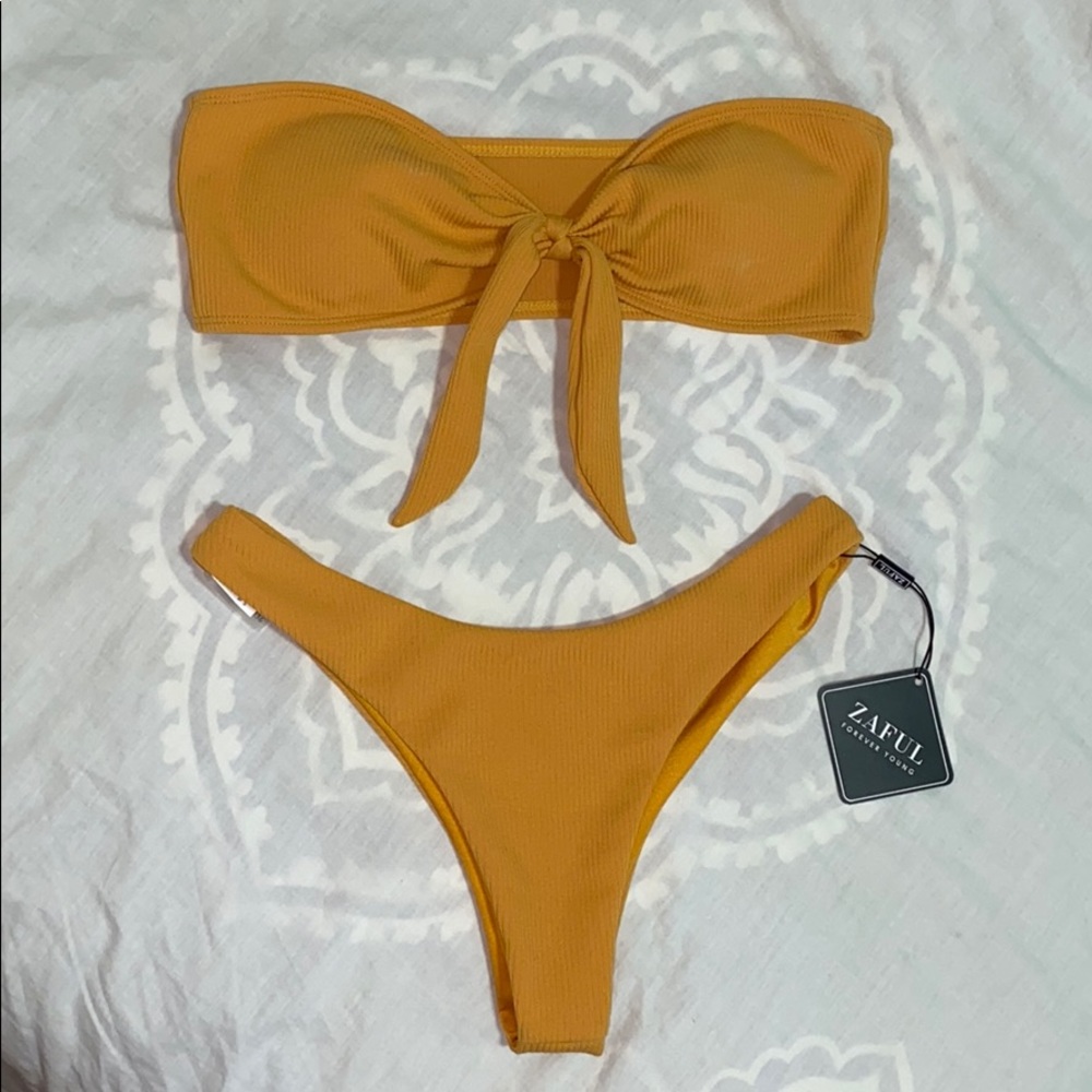 NWT ZAFUL Strapless Front Tie Detail Bikini 👙